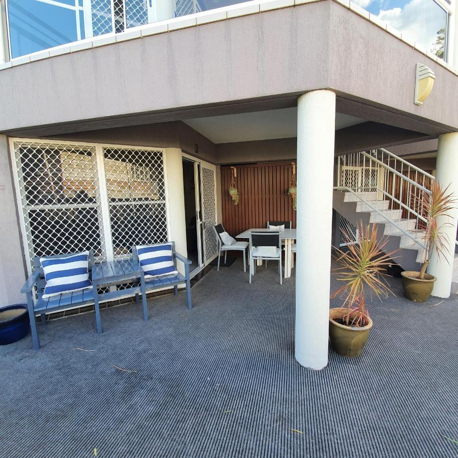 Villa Venezia Apt 3 - Spacious Hervey Bay Beachfront Apartment Exterior foto